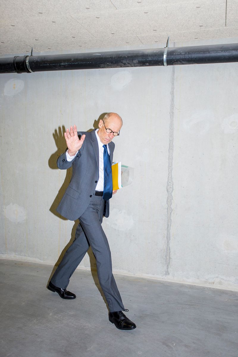 © Jesper Boot - Dad leaving after long negotiations (parking garage)