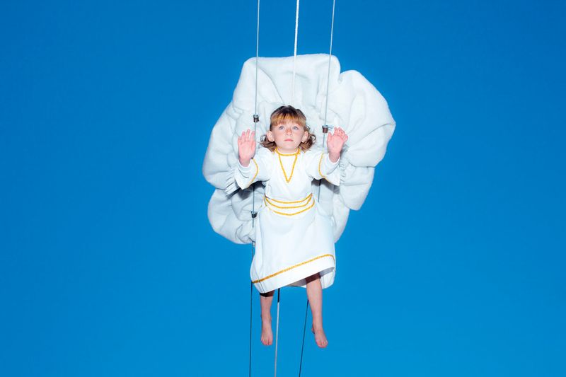 © Ricardo Cases - Image from the El Porqué de las Naranjas (The mechanics of chaos) photography project