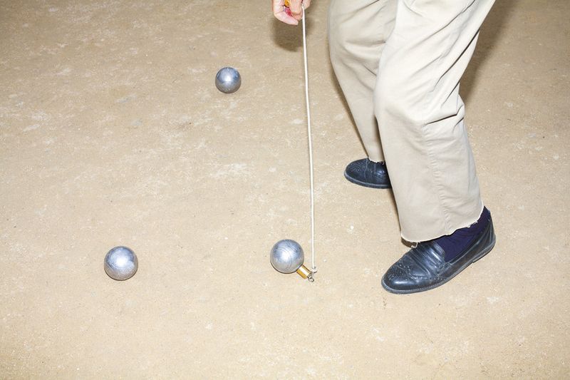 © Ricardo Cases - Image from the El Porqué de las Naranjas (The mechanics of chaos) photography project