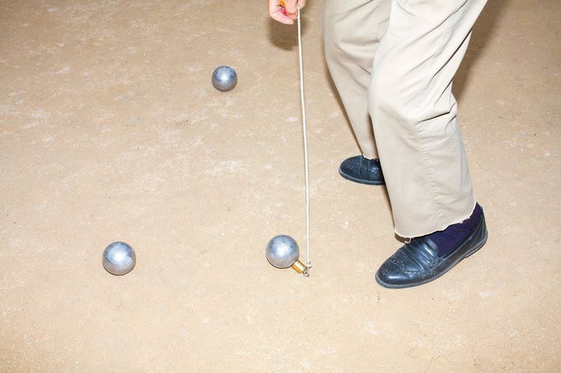 © Ricardo Cases - Image from the El Porqué de las Naranjas (The mechanics of chaos) photography project