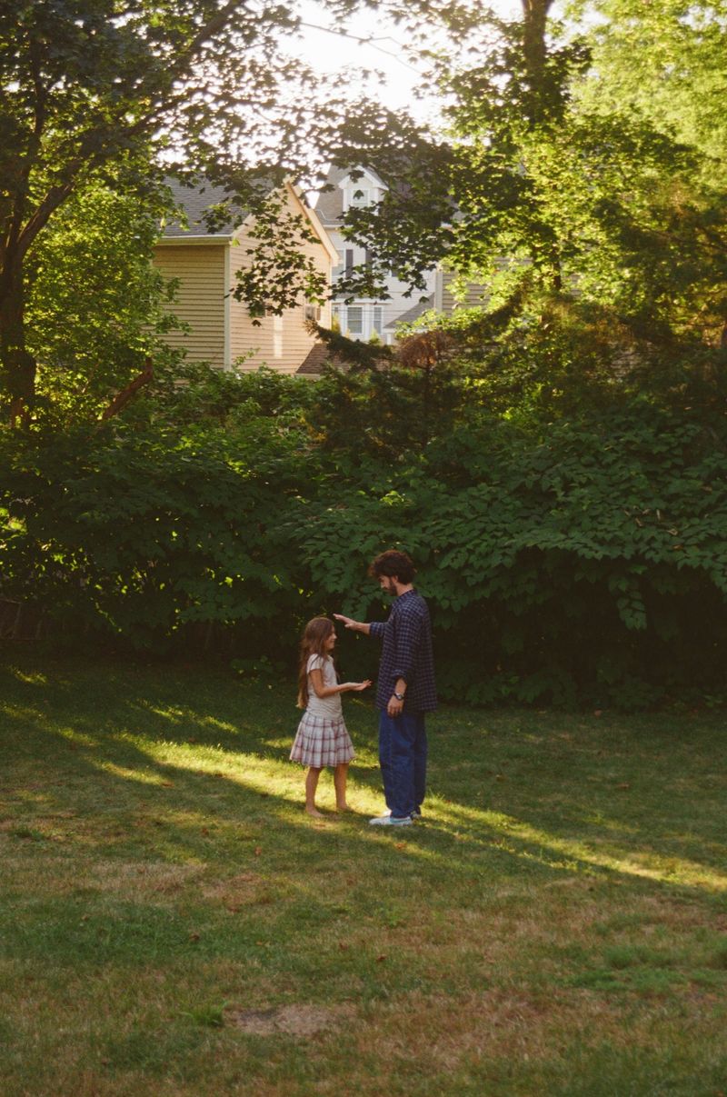 © Lindsey Saunooke - Image from the Stand Still photography project