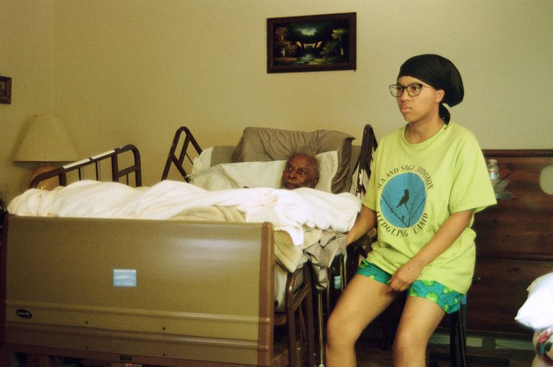 © Lynse Cooper - Chillin' Bedside, 2022