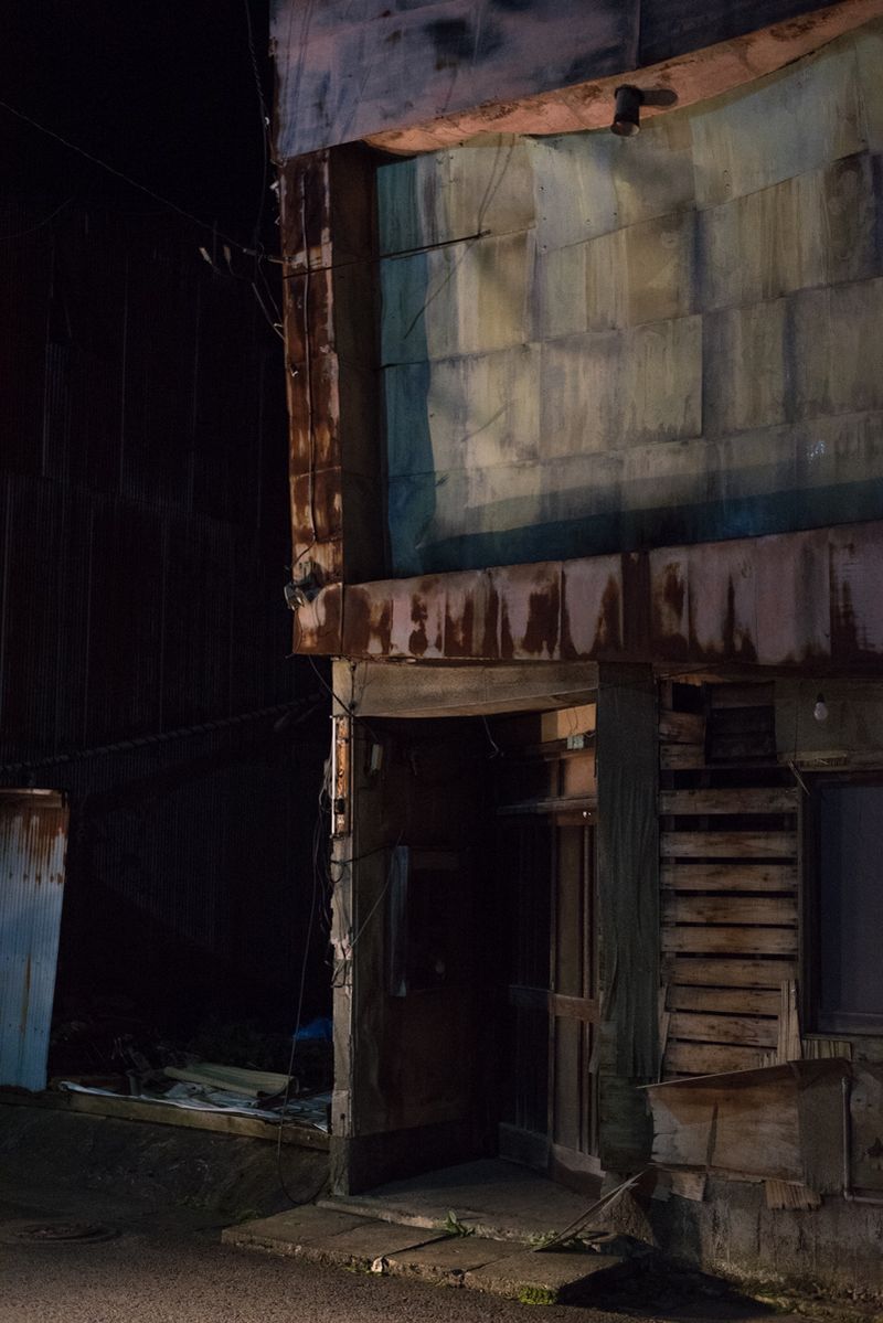 © Alessandra Carosi - Image from the Hiding one's emotions and feelings (Honne*) keep the harmony safe ? photography project