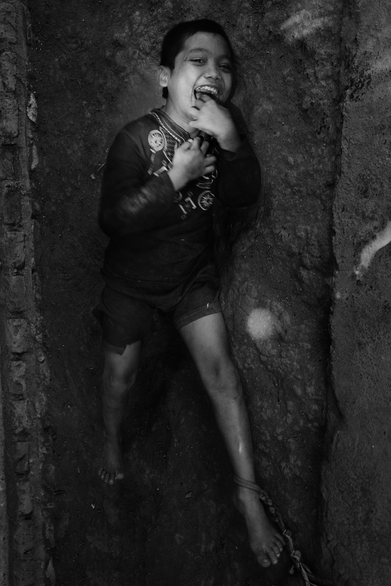 © Scott Typaldos - Image from the BUTTERFLIES / CHAPTER 4 photography project