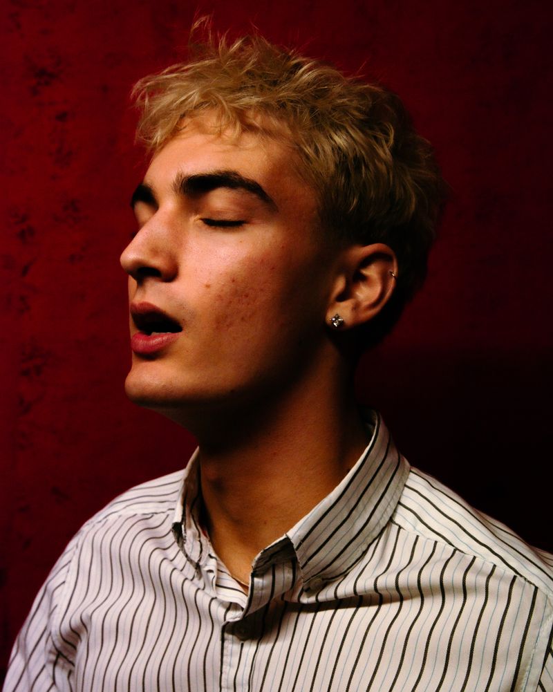 © Barnaby Chinnock - Image from the Veneers photography project