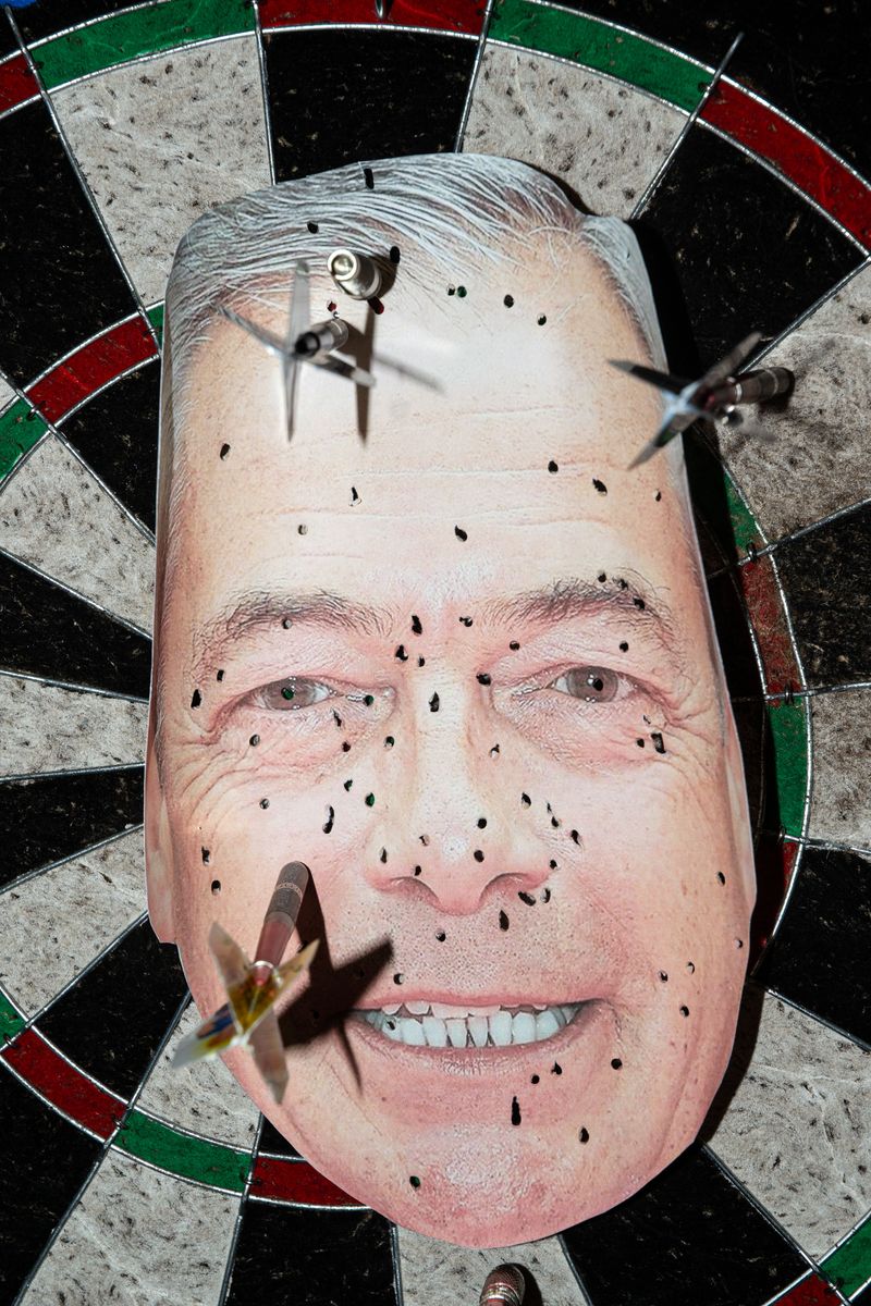 © Barnaby Chinnock - Image from the Veneers photography project