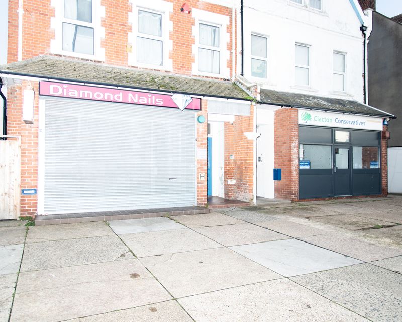 © Barnaby Chinnock - Image from the Veneers photography project