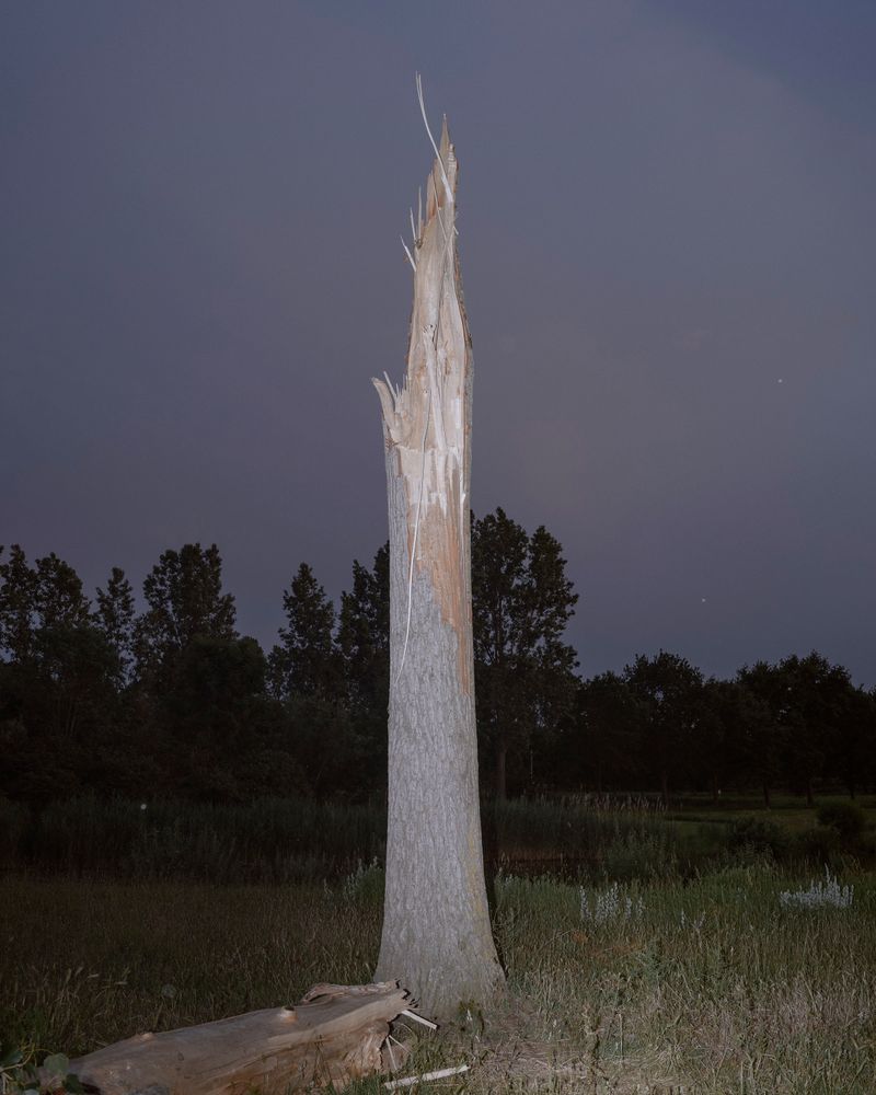 © Marinos Tsagkarakis - Image from the Strawberry Blue photography project