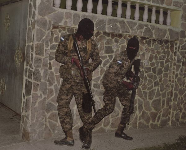 © Dominic Bracco Ii - Image from the Aqui Vivimos photography project