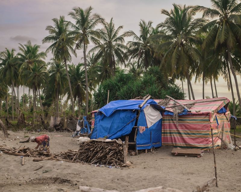 © Reza Saifullah - Image from the Between Wave and Hope photography project