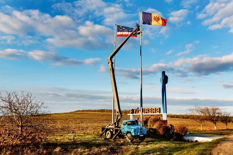 © Alessandro Vincenzi - Image from the The Turkic Wolf photography project