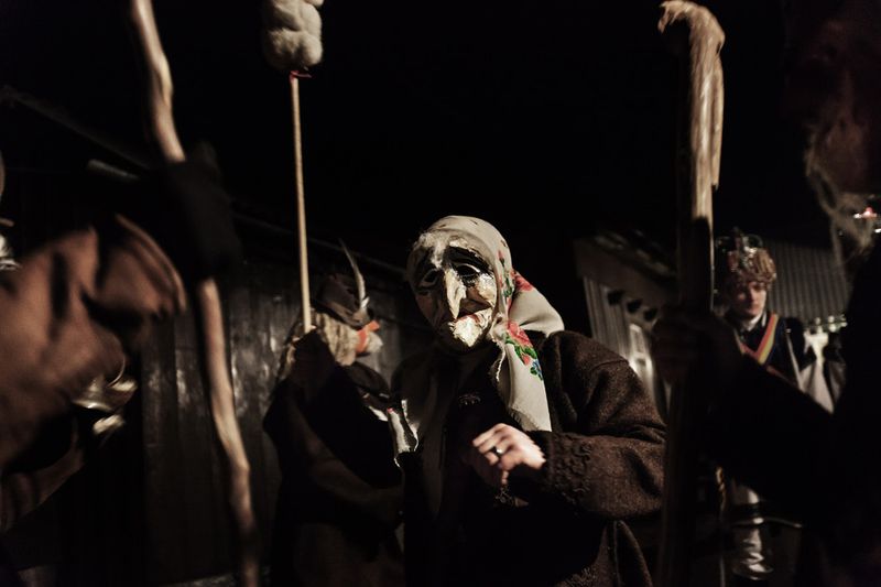 © Alessandro Vincenzi - The Malanka started in the Commander's house and will continues until the night of the next day.