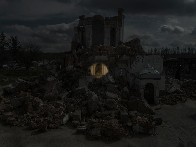 © yves lacroix - Image from the Through the cracks within us light penetrates photography project