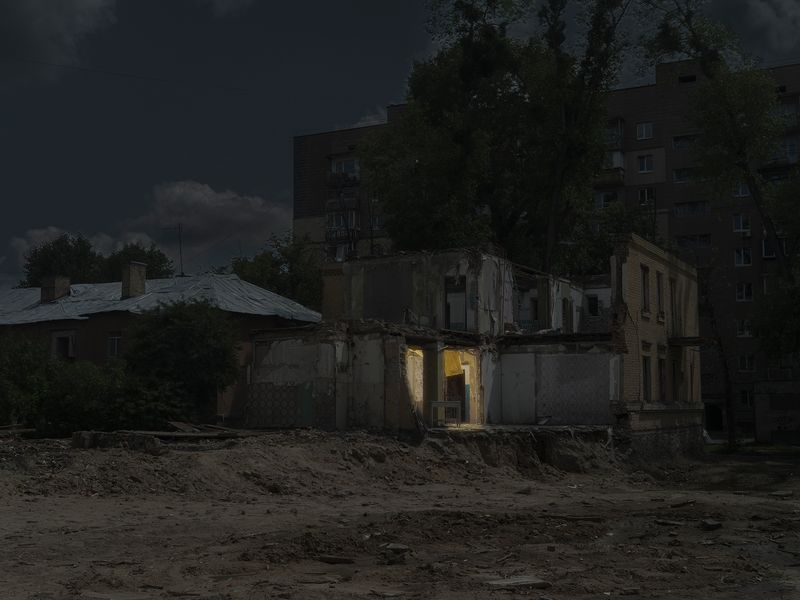 © yves lacroix - Image from the Through the cracks within us light penetrates photography project