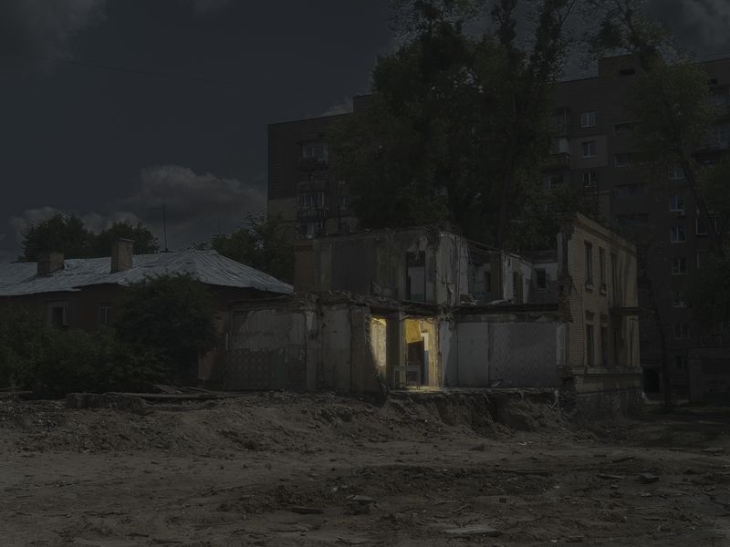 © yves lacroix - Image from the Through the cracks within us light penetrates photography project