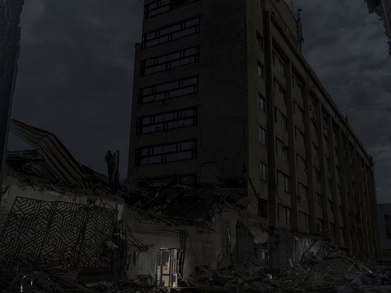 © yves lacroix - Image from the Through the cracks within us light penetrates photography project