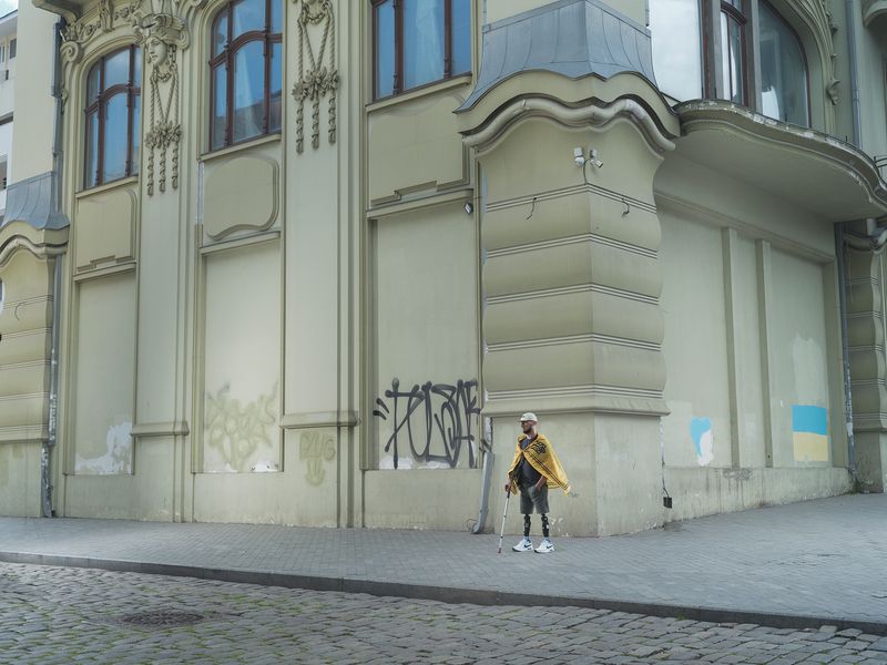 © yves lacroix - Image from the When our paths cross photography project