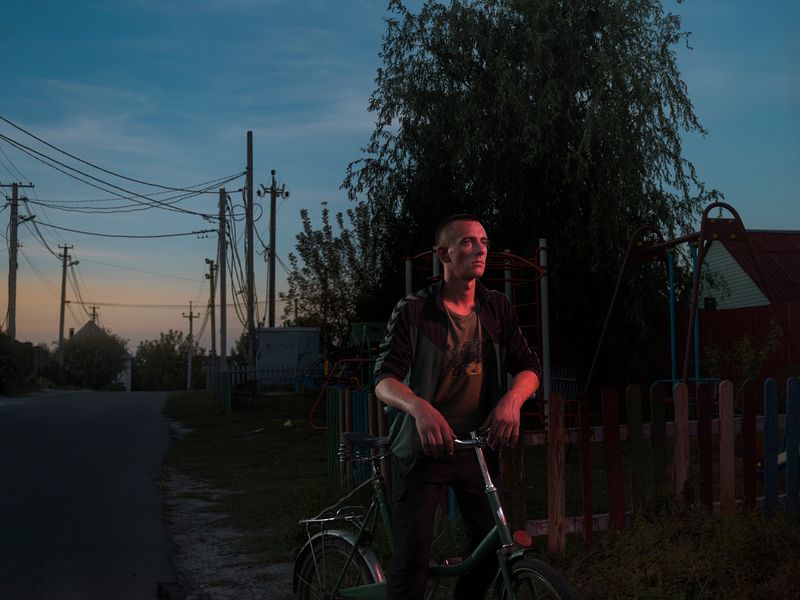 © yves lacroix - Image from the When our paths cross photography project