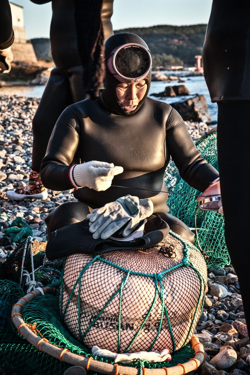 © Mijoo Kim - Image from the The Mother of the sea photography project