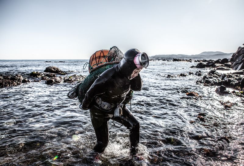 © Mijoo Kim - Image from the The Mother of the sea photography project
