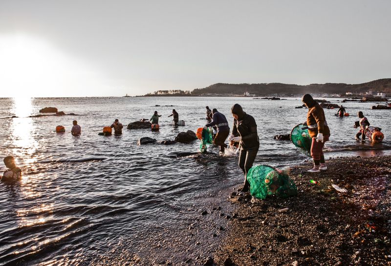 © Mijoo Kim - Image from the The Mother of the sea photography project