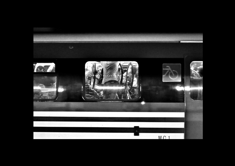 © Miguel Caamaño - Image from the Commute photography project