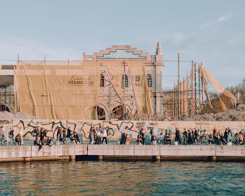 © Ci Demi - Image from the This Peculiar Day photography project