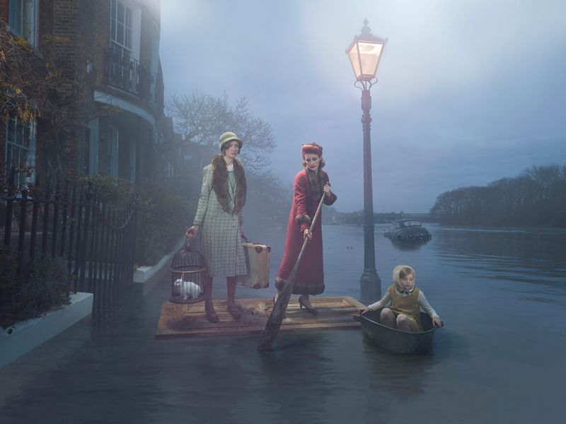 © Julia Fullerton-batten - Image from the Old Father Thames photography project