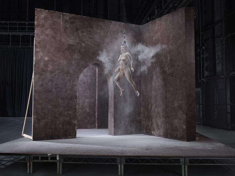 © Julia Fullerton-batten - Veronica, Aerial Performer