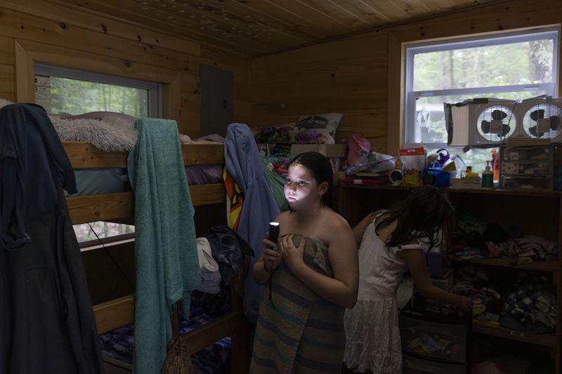 © Rachel Wisniewski - Image from the L'dor Vador photography project