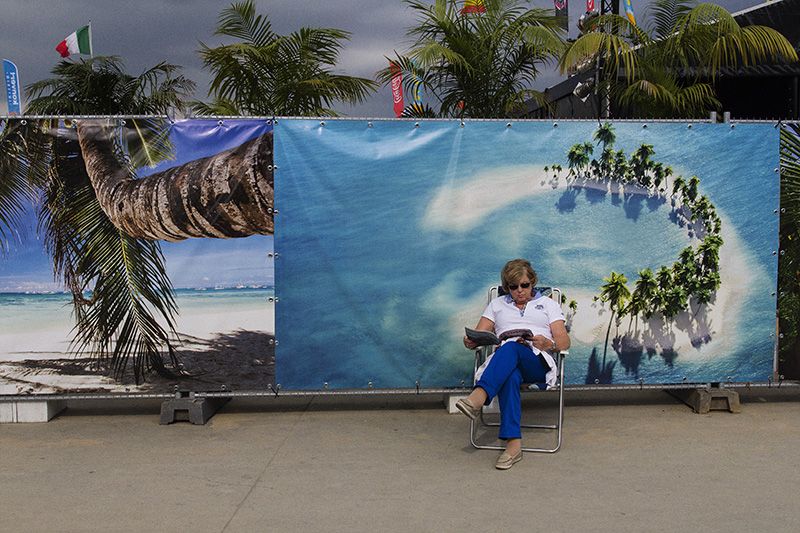 © Andrea Shkreli - Image from the Bonjour Ostende photography project