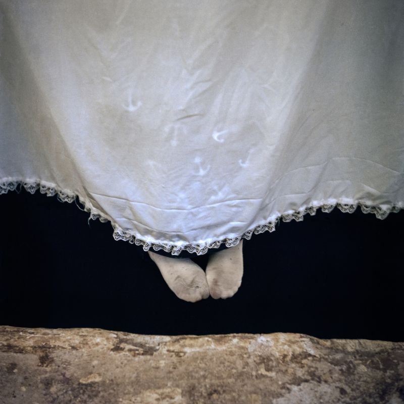 © Giulia Iacolutti - A little girl praying.