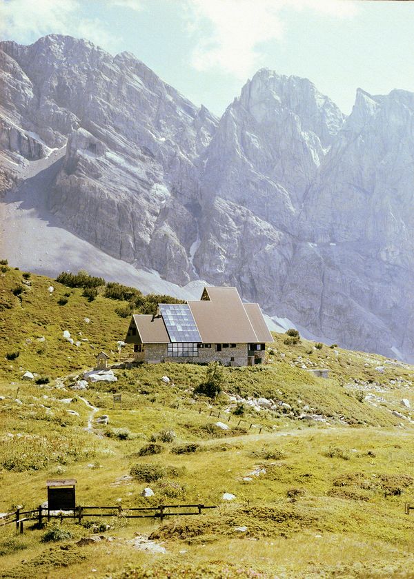 © Gabriela de Giacomo - Image from the Trai fiour pour Sablinna. Three flowers for Elisabetta. photography project