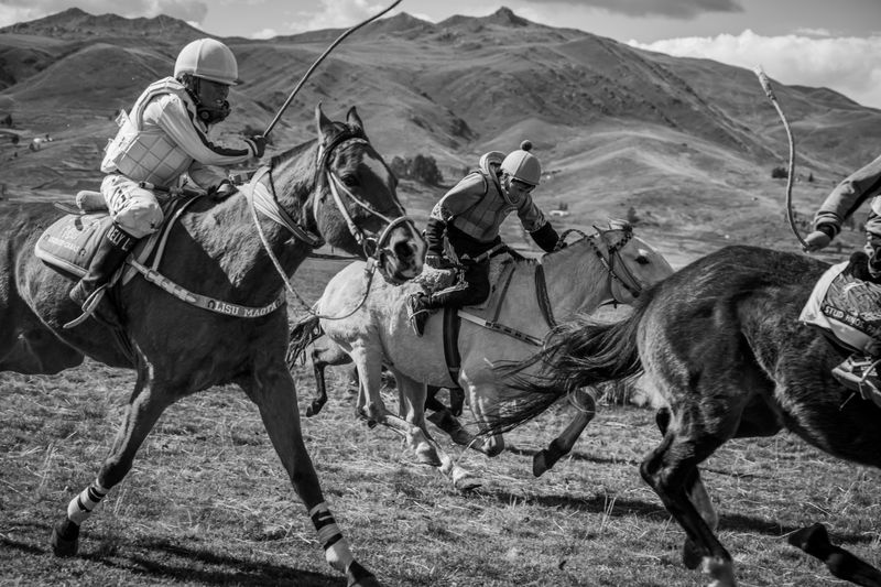 © Uriel Montúfar - Image from the Riders of Wind and Altitude photography project