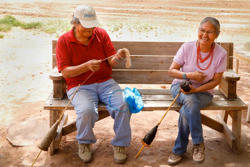 © Julien McRoberts - Traditional weavers, Kathy Pemella and Ron Garnanez