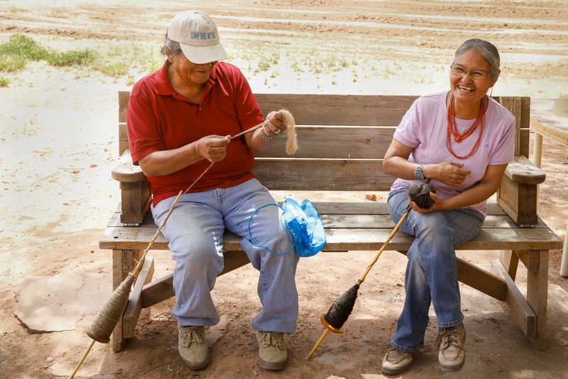 © Julien McRoberts - Traditional weavers, Kathy Pemella and Ron Garnanez