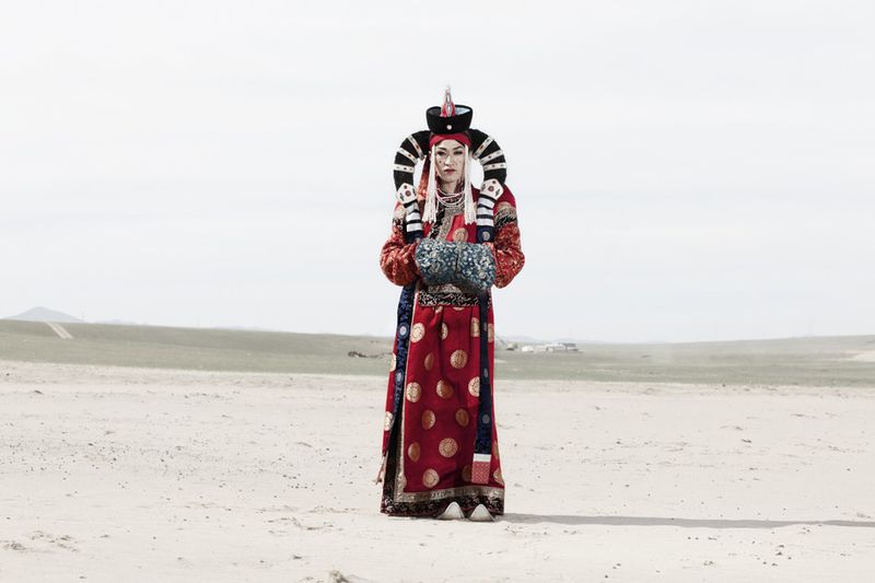 © Alvaro Laiz - Vanity on a traditional mongolian queen costume