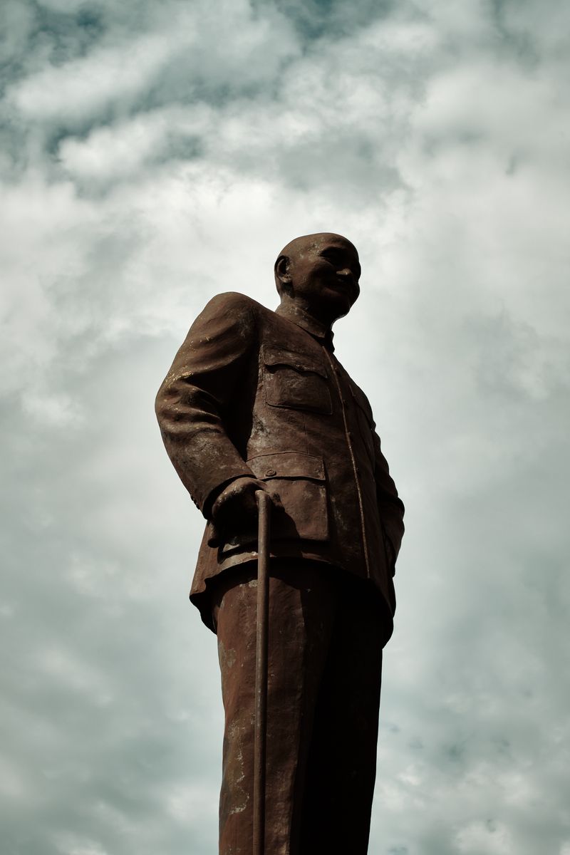 © Dragan Saric - Chiang-Kai Shek Statue.