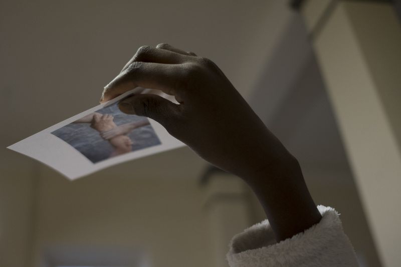 © ELISA MARIOTTI - Image from the Suspended childhood photography project