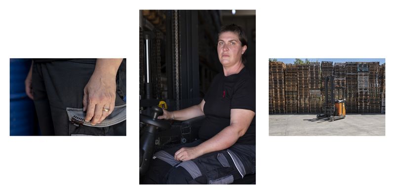 © ELISA MARIOTTI - Sara Capponi. Forklift driver for twenty years.