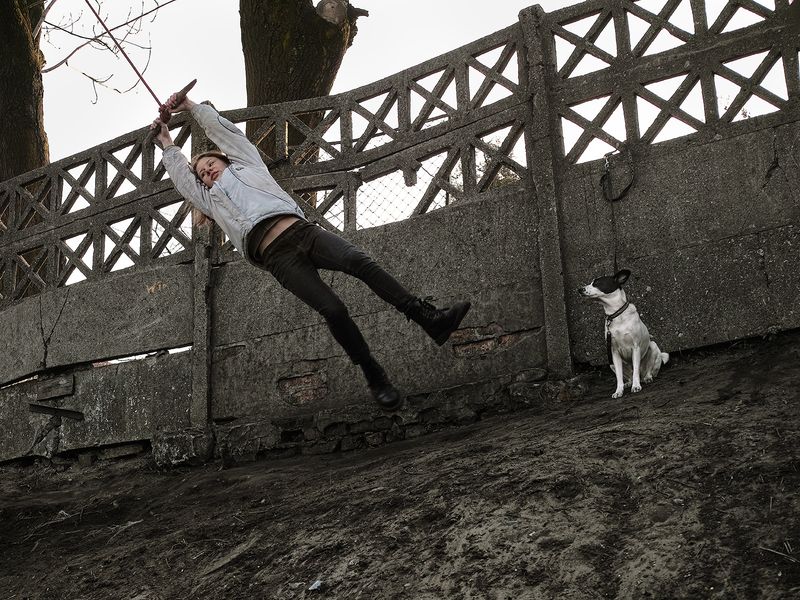 © Tomasz Liboska - Playing in front of the school.