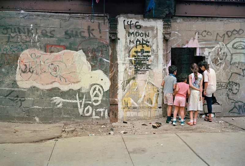 © Tria Giovan - Hole in the Wall on Suffolk Street-1990.