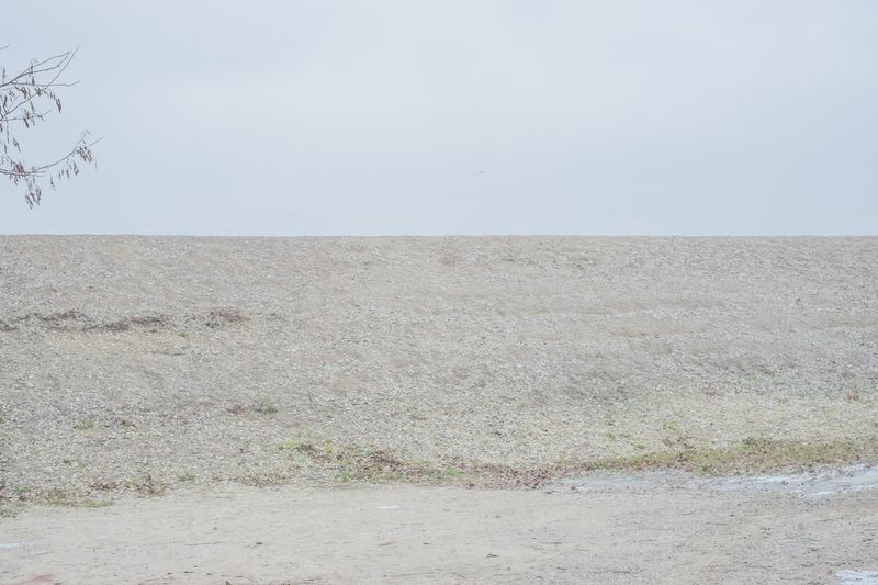 © Yakob-Aziz König - An embankment on the shore of the Danube near the cemetery of the nameless. Vienna, Austria, Austria, December 2022.