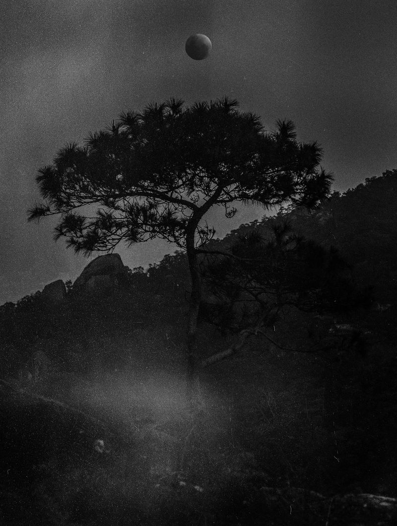 © Zekai Liao - Image from the Between Mountain photography project