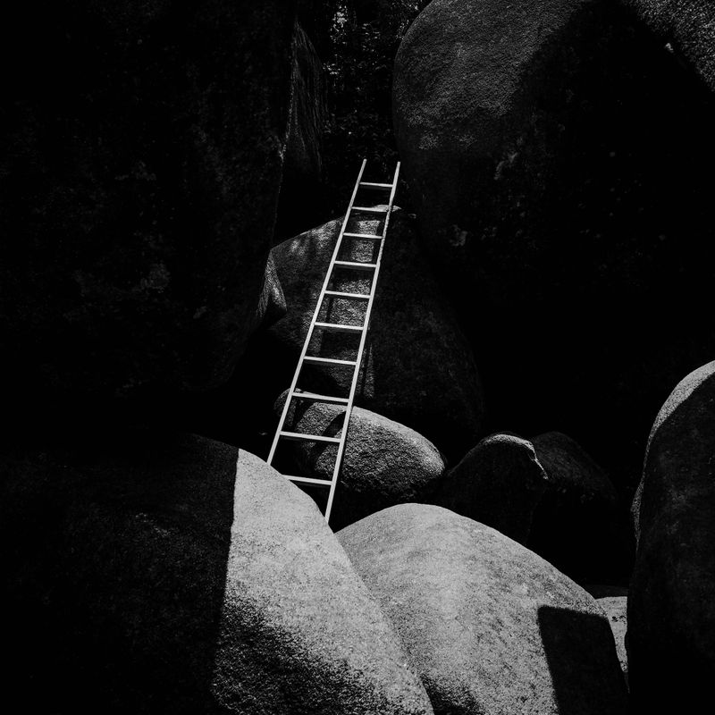 © Zekai Liao - Image from the Between Mountain photography project