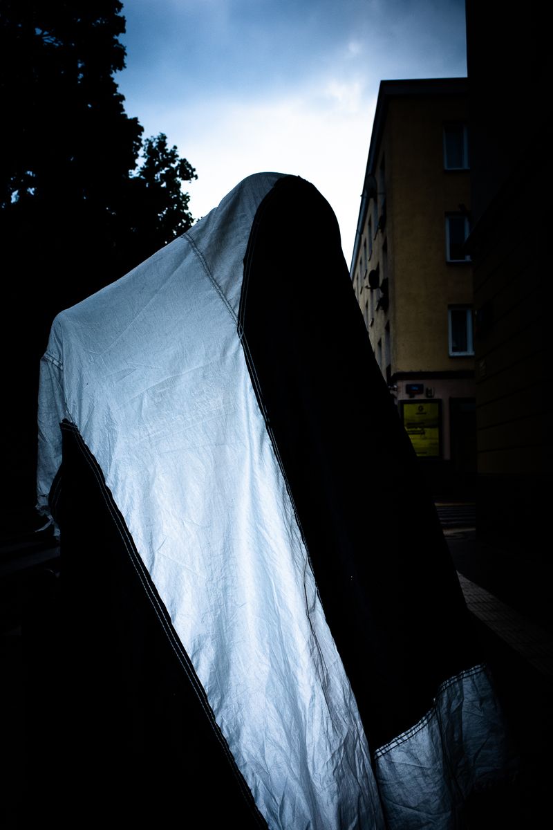© Lena Matrosova - Image from the BIG BEARS, HIGH PUMPS photography project