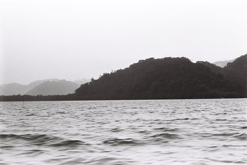 © Gabriela Pingarilho - Image from the We dive between the sparkless in the light blue sea photography project