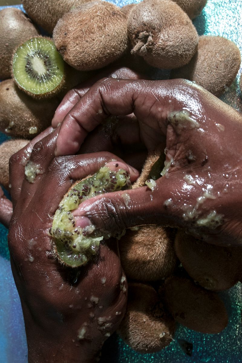 © Eva Casanueva - Image from the Intento de Brillar (Attempting to shine) photography project