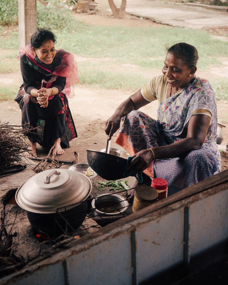 © Deepthi - Preparing food together during the annual gathering at the ancestral house in Thindivanam. Tamil Nadu, [2023].