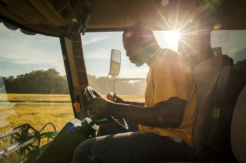 © Rory Doyle - Jerry Evans Jr. harvests rice at his family’s farm in Symonds, Mississippi.